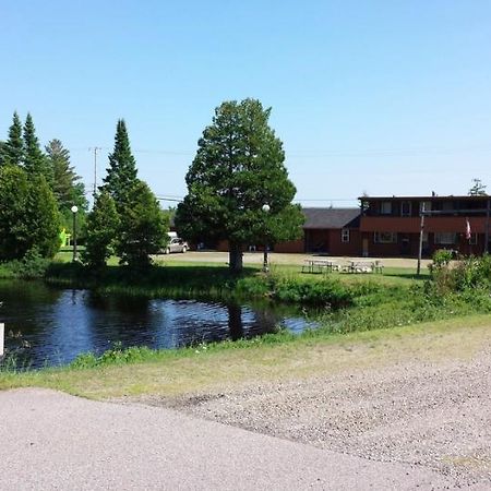 Bear Paw Inn Michigamme Екстер'єр фото