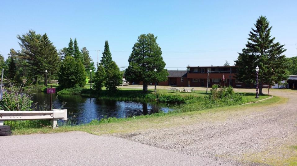 Bear Paw Inn Michigamme Екстер'єр фото